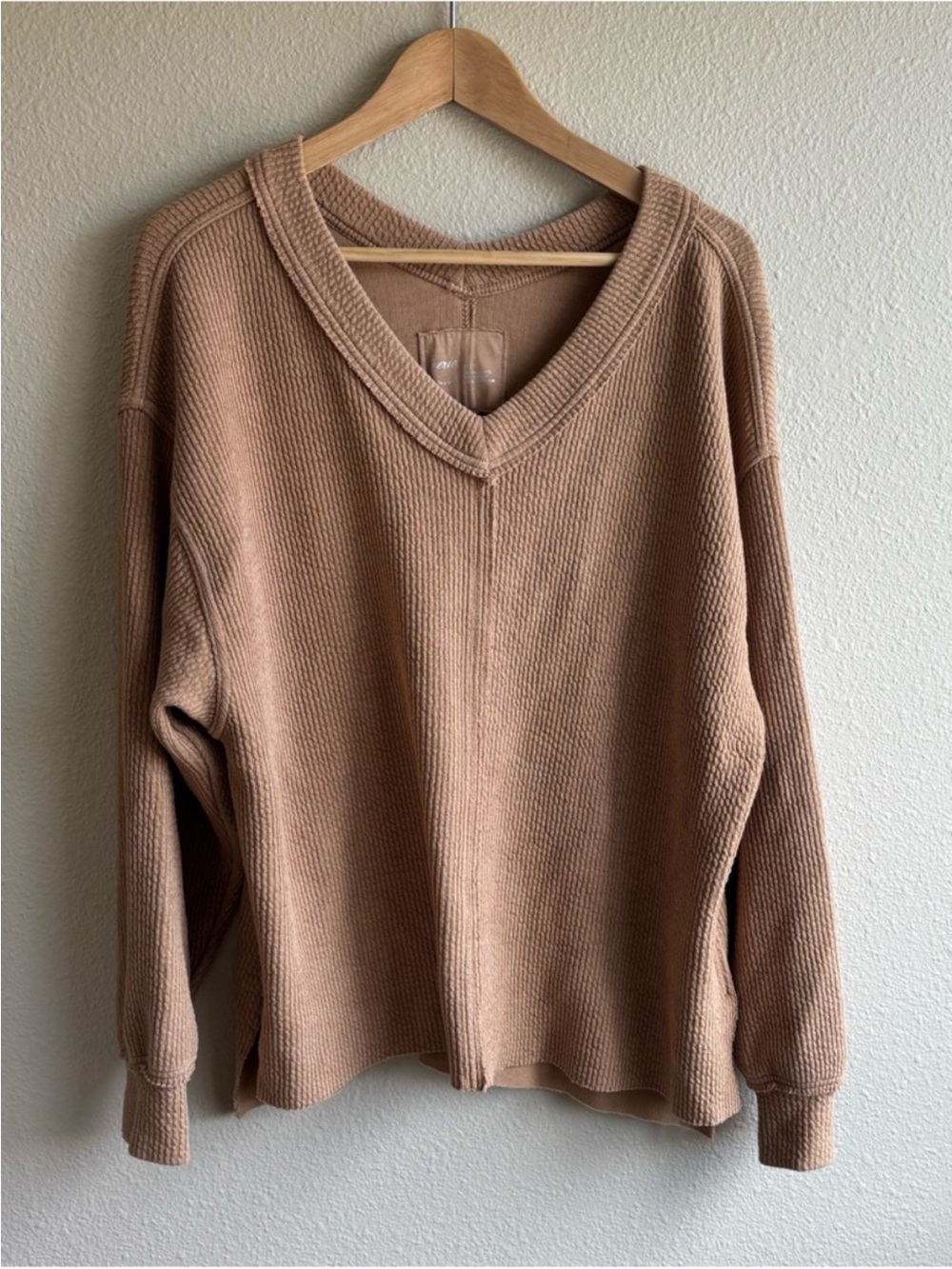 V-Neck Ribbed Long-Sleeve Sweater in Light Brown